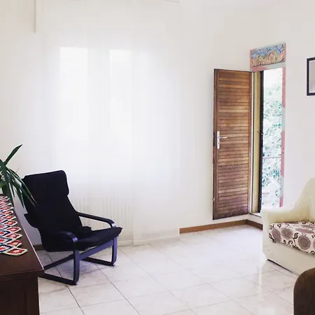アパート Casa Noemi カザレッキオ・ディ・レーノ